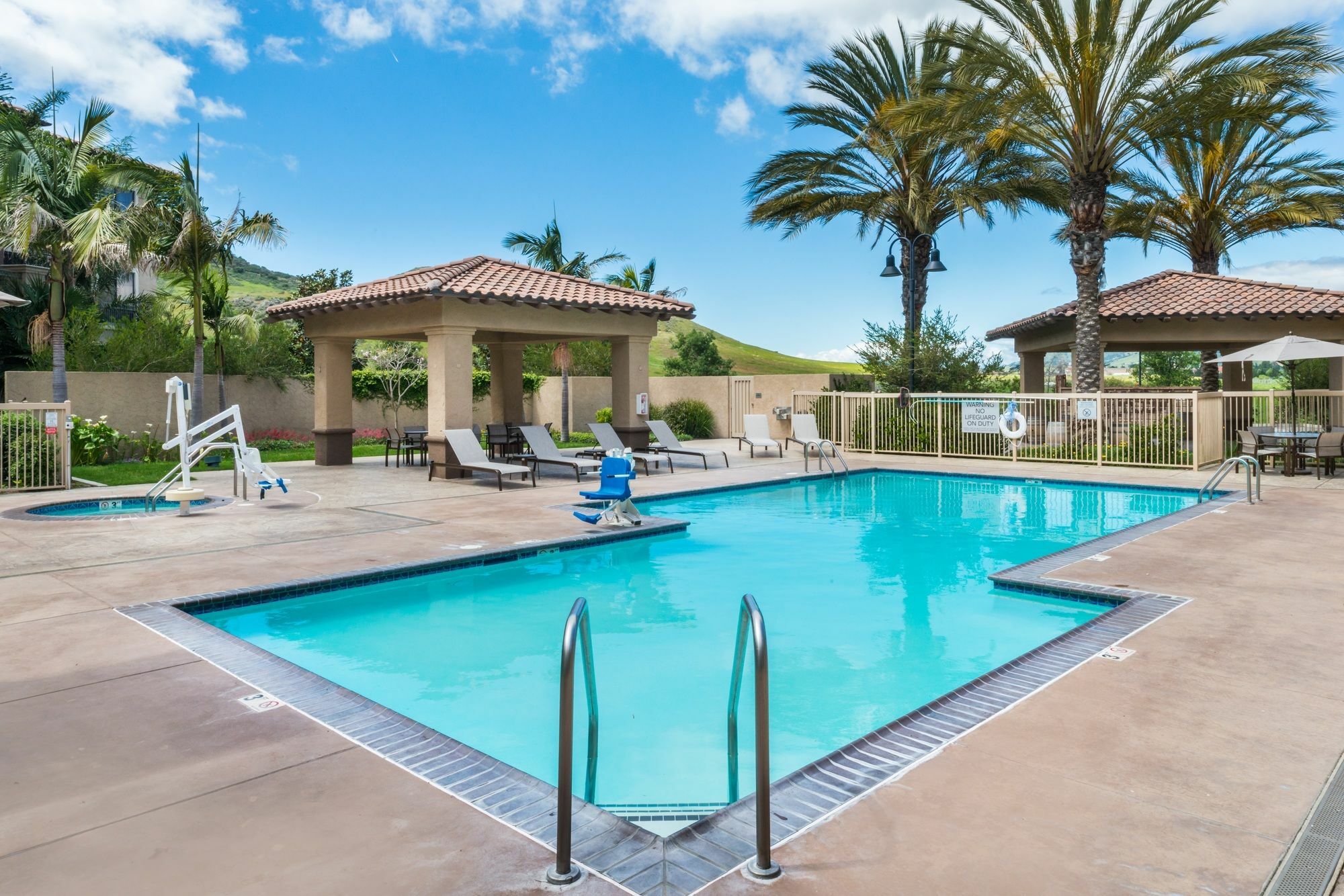 Courtyard By Marriott San Luis Obispo Hotel Exterior foto