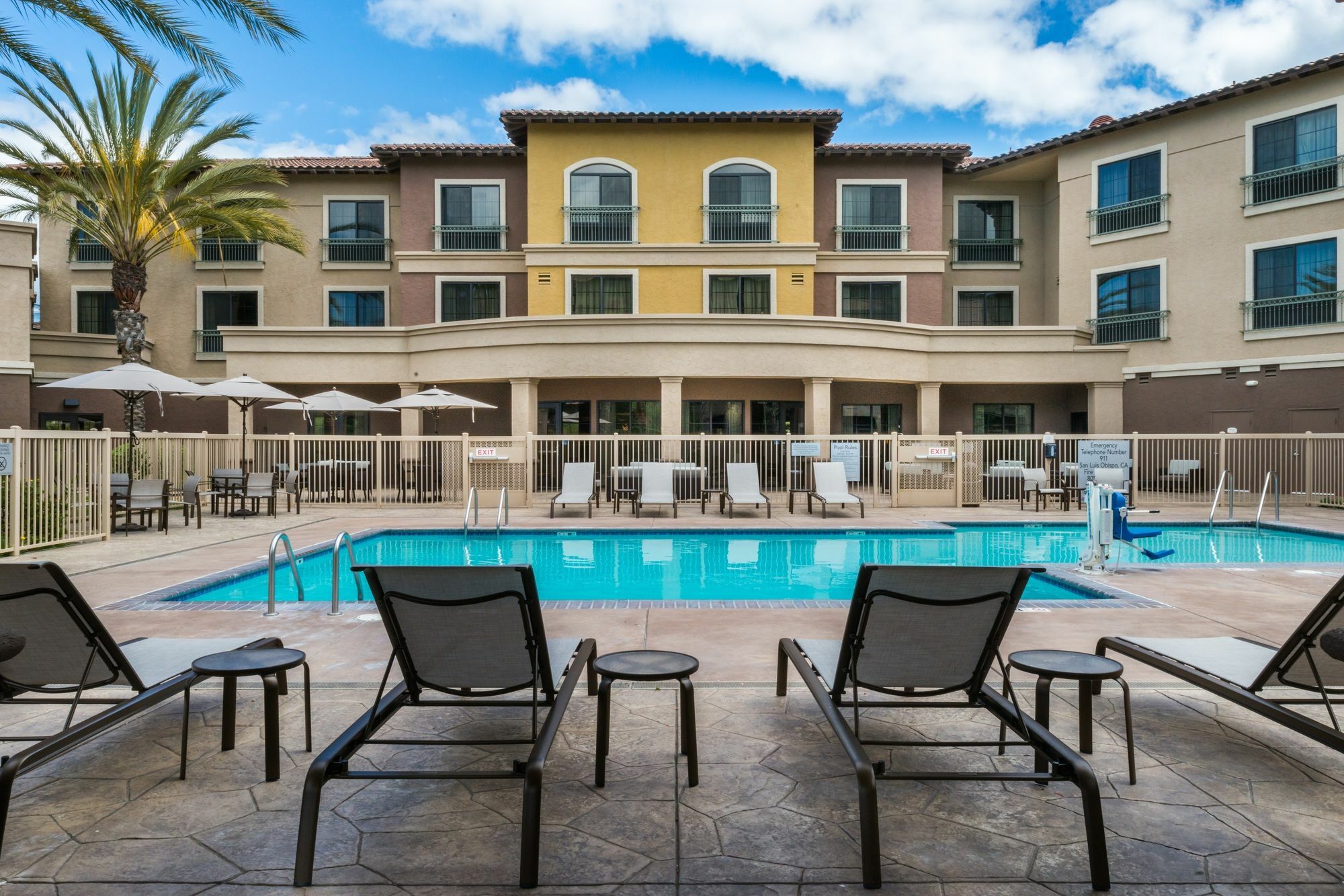 Courtyard By Marriott San Luis Obispo Hotel Exterior foto